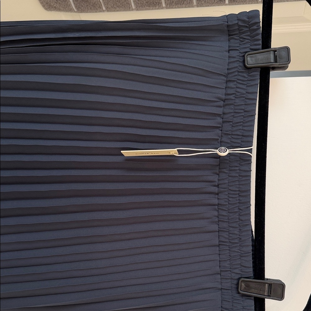 Pleated Maxi Skirt - Gray - Picture 3 of 5